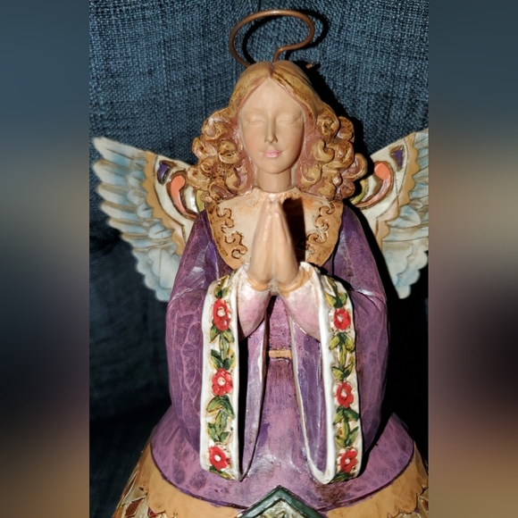 Jim Shore Heartwood Angel Prayer of Thankfulness Bless This Family - Picture 8 of 10